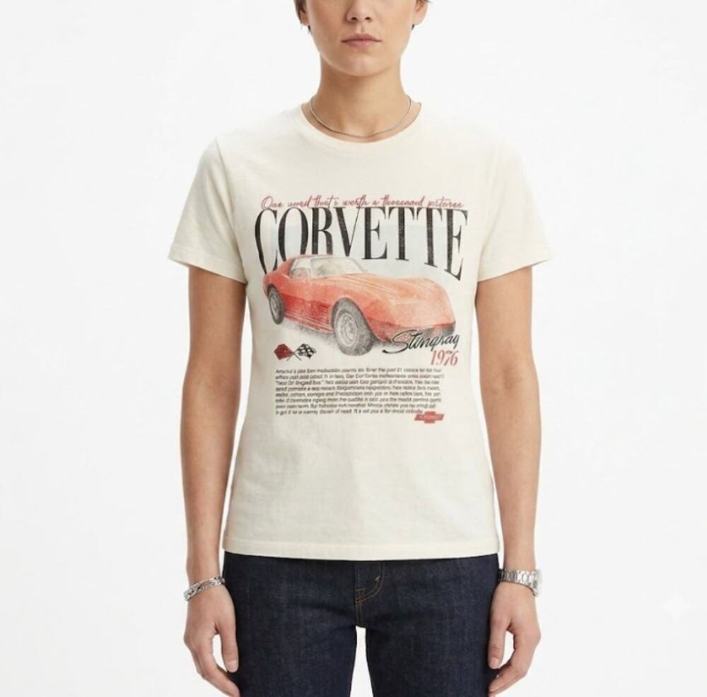 GM Corvette Stingray 1976 Graphic T-Shirt Short Sleeve Crew Neck White Womens M